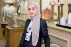 5 Selebritas Indonesia...