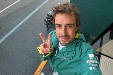 Fernando Alonso Tak...