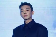 Yoo Ah In Pakai NIK...