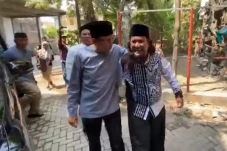 Berkunjung ke Pesantren...