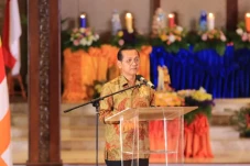 1.500 Umat Buddha Ikuti...