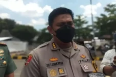 Bos Alexis Alex Tirta...