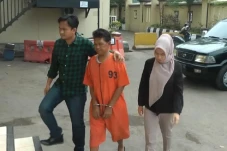 Bocah 8 Tahun Kecanduan...