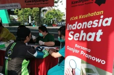 Relawan Ganjar Rangkul...