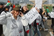 Kenakan Keffiyeh, Aaliyah...