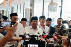 Jelang Putusan MKMK,...