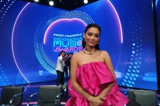 Erika Carlina Kaget...