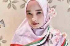 Inara Rusli Jual Hijab...