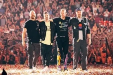 Apakah Tiket Coldplay...