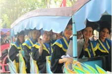 Bagaimana Tradisi Arak-arakan...
