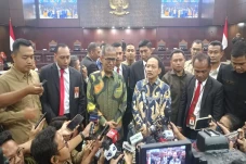 Pimpin MK, Suhartoyo...