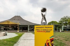 Turunkan Pemain Terbaik,...