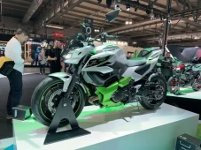 Kawasaki Z7 HEV Resmi...
