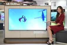 TV Berlayar Lebih Besar...