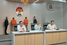 KPK Tetapkan 2 Tersangka...