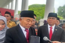 Dianugerahi Gelar Pahlawan...