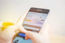 Samsung Kembangkan Model...