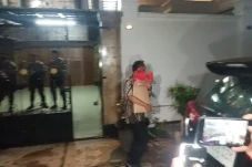 Penggeledahan Rumah...
