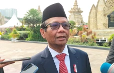 Mahfud MD Ajak Tiru...