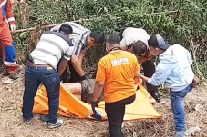 Polisi: Mayat Pria Mengapung...