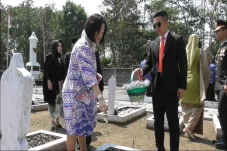 Hadiri Peringatan HUT...