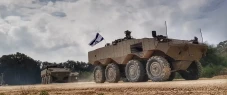 APC Eitan 8x8, Kendaraan...