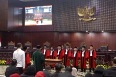 Tangis Suhartoyo Pecah...