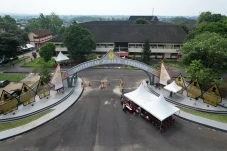 10 Perguruan Tinggi...