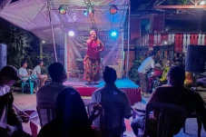 Lestarikan Lagu Bugis-Makassar,...