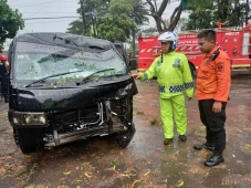 Hujan Deras Disertai...