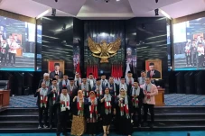 Rapat Paripurna, Anggota...