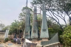 Depok Bangun Tugu Selamat...