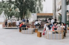 8 Tempat Nongkrong di...