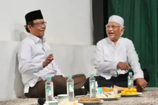 Mahfud MD Kunjungi Gus...