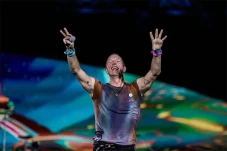 Aksi Kocak Chris Martin...