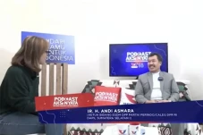 Caleg DPR RI Andi Asmara...