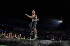 Penonton Konser Coldplay...