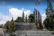 7 Universitas Indonesia...