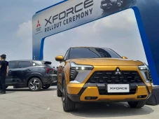 Tenggelam Digempur SUV,...
