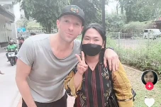 Viral! Wanita Ini Diajak...