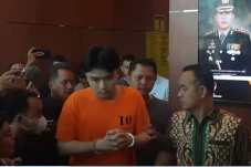 Leon Dozan Resmi Jadi...