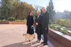 Anjing Ini Gigit Presiden...