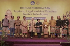 Pegiat dan Komunitas...