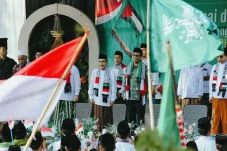 Mahfud MD Nyanyikan...