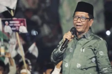 Makna Lagu Tanduk Majeng,...