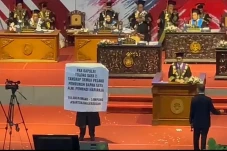 Ayah Diduga Dibunuh,...