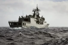 Kapal Perang China dan...