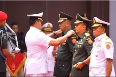 Letnan Jenderal yang...