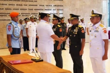 Laksamana Yudo Pimpin...