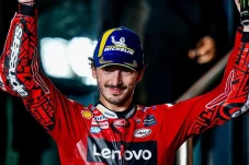 Perlebar Jarak, Francesco...